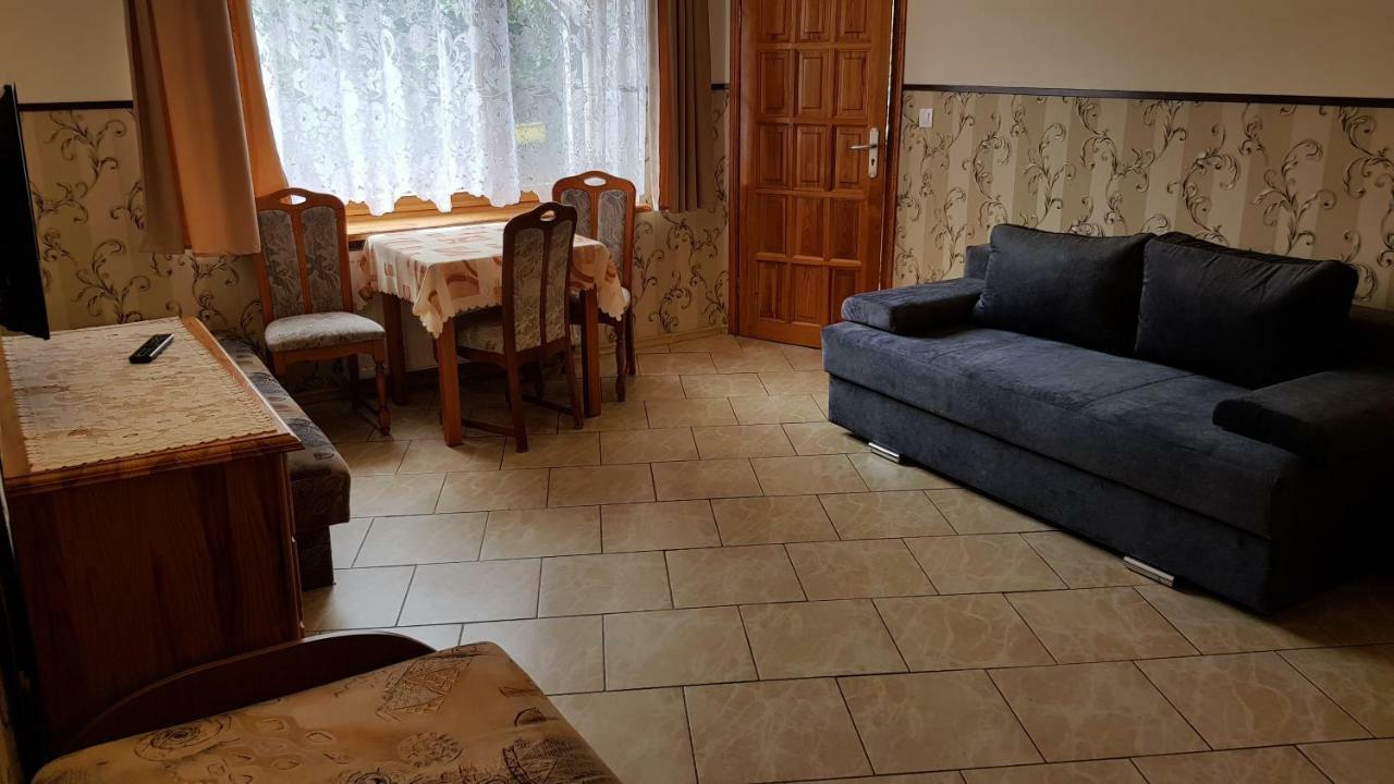 Pokoje Goscinne Asia Łeba Exterior foto